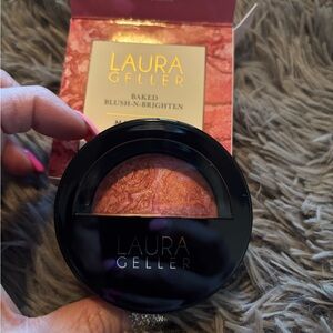 Laura Geller Peachy-Orange Blush full size